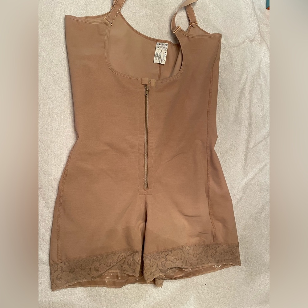 Faja, open bust, in size 3XL. Made in Colombia